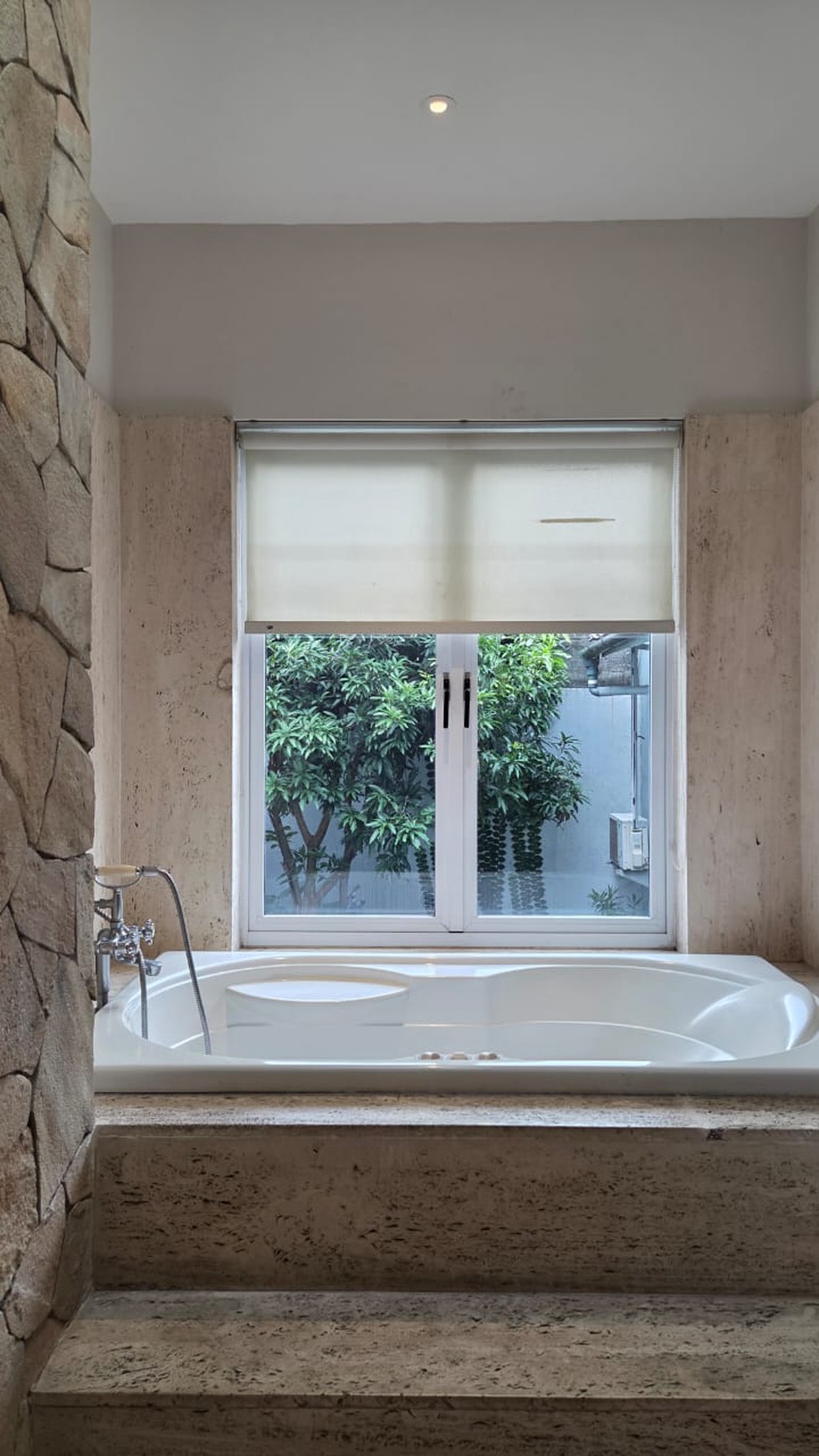 Rumah mewah siap huni di Bintaro Jaya