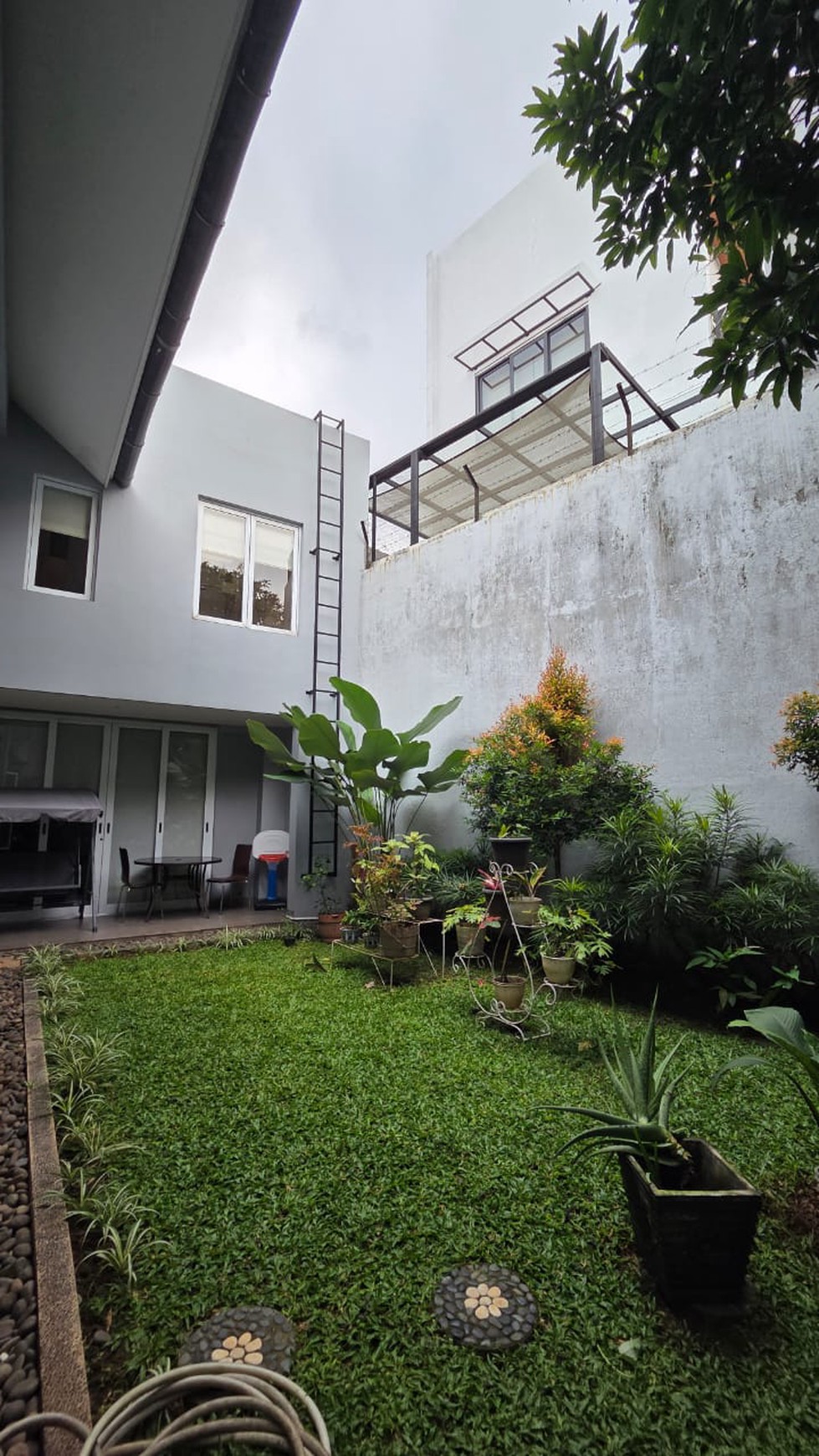 Rumah mewah siap huni di Bintaro Jaya