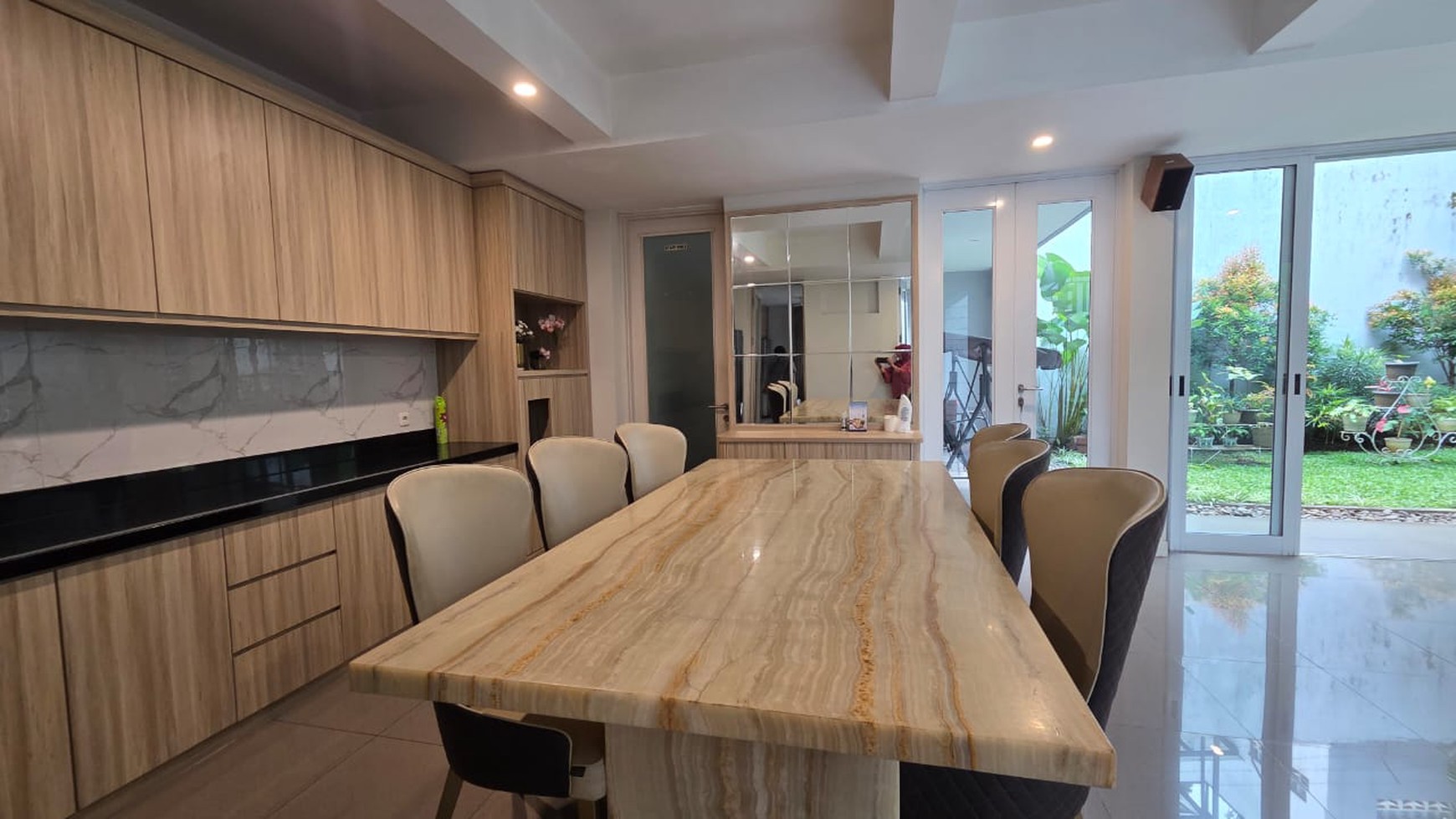 Rumah mewah siap huni di Bintaro Jaya