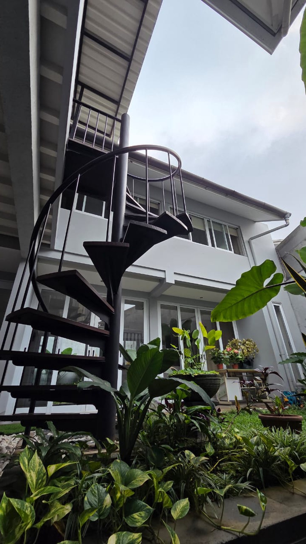 Rumah mewah siap huni di Bintaro Jaya