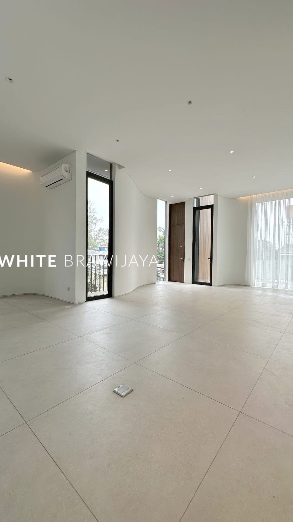 Brand New Townhouse Modern Area Kemang Utara