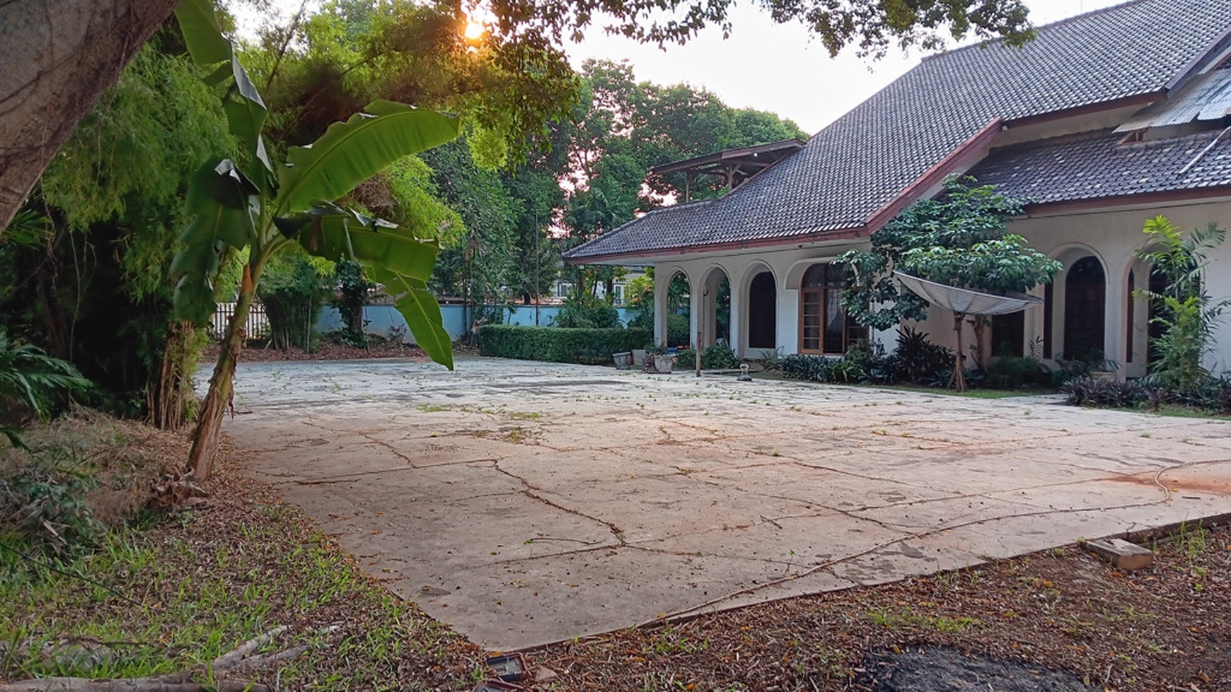 Rumah dan Tanah bisa Jual semua atau sebagian di Adhiyaksa Lebak Bulus, Cilandak