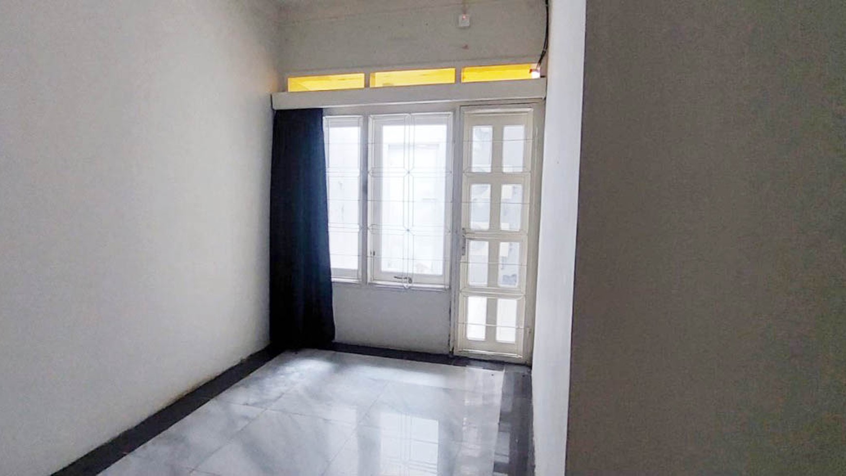 Rumah Hoek Pulomas, Kayu Putih