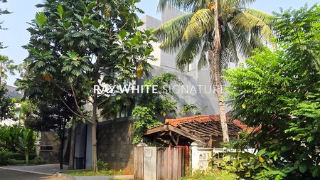 Dijual Rumah lama hitung tanah di Lokasi prime Jl Martimbang Raya Kebayoran baru