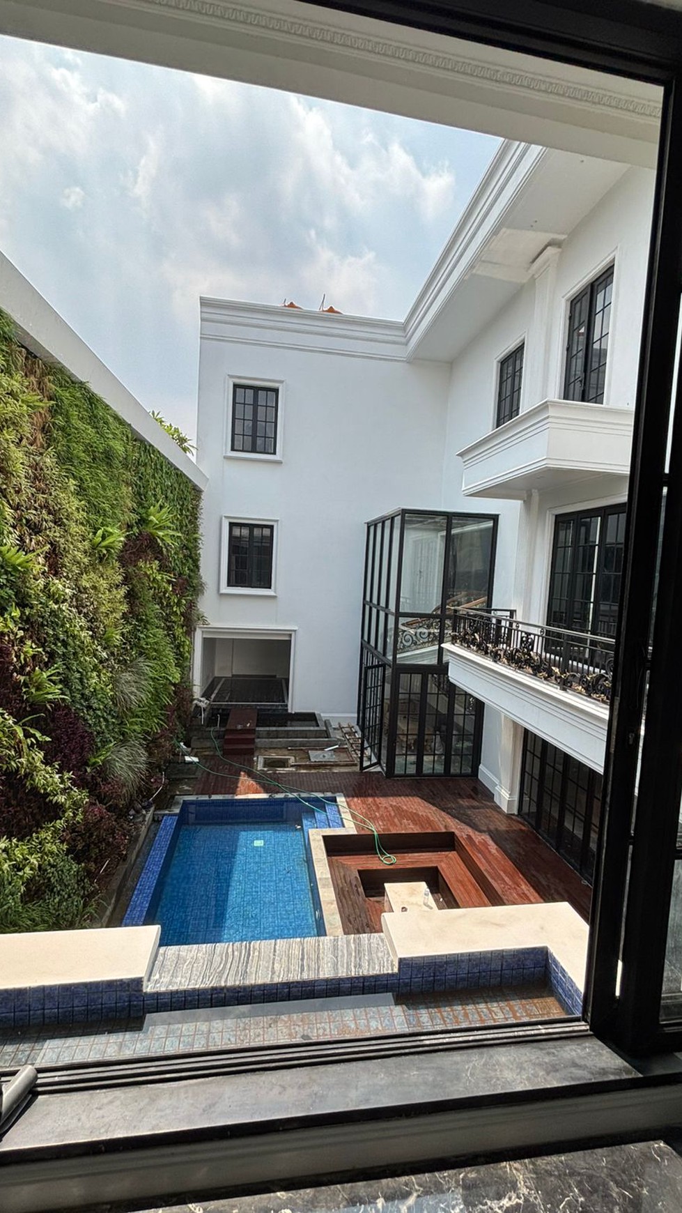 DIJUAL RUMAH BRAND NEW AREA PONDOK INDAH JAKARTA SELATAN
