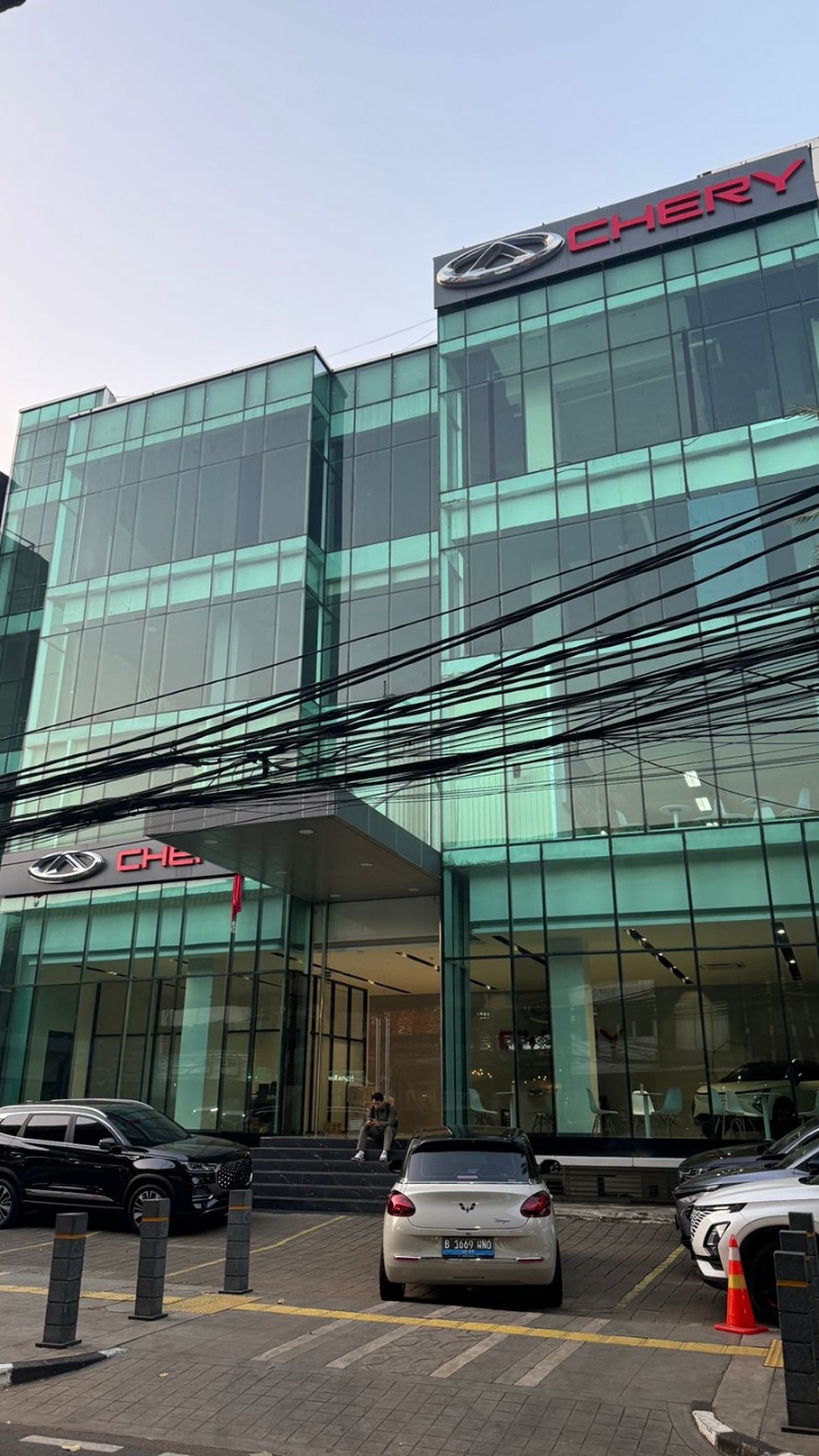 JARANG ADA! Gedung di Wolter