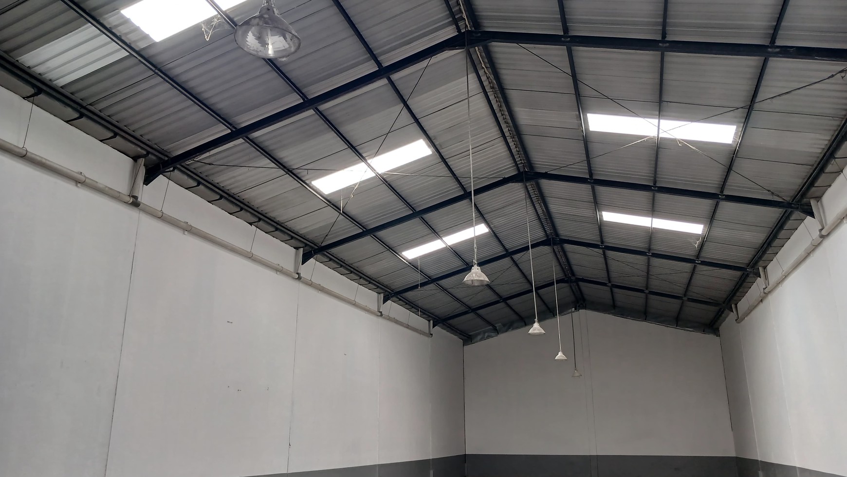 Gudang Siap pakai di Komplek Pergudangan SAFE N LOCK lingkar timur Sidoarjo Sidoarjo,
