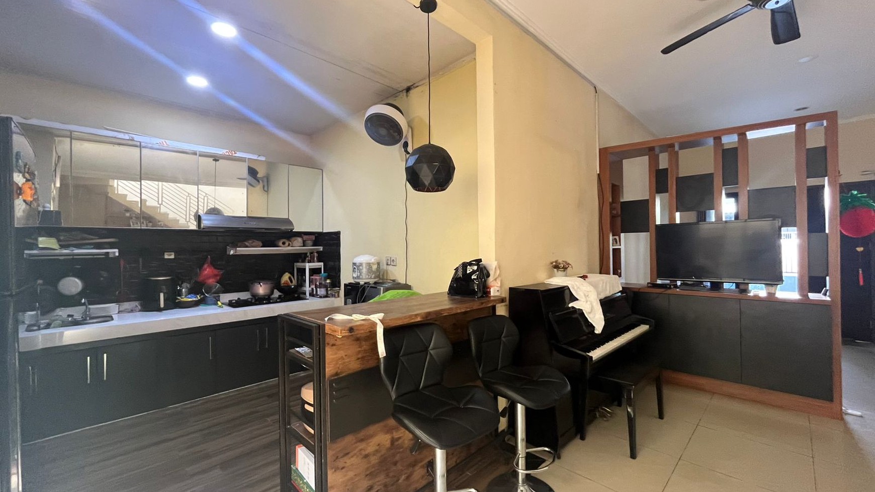 Jual murah dan cepat, Rumah cluster kecil di Anggrek Loka