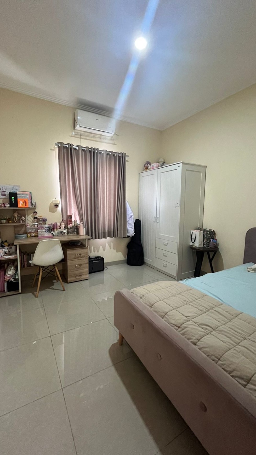 Jual murah dan cepat, Rumah cluster kecil di Anggrek Loka