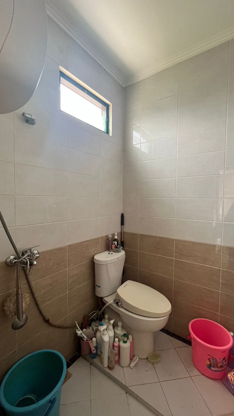 Jual murah dan cepat, Rumah cluster kecil di Anggrek Loka
