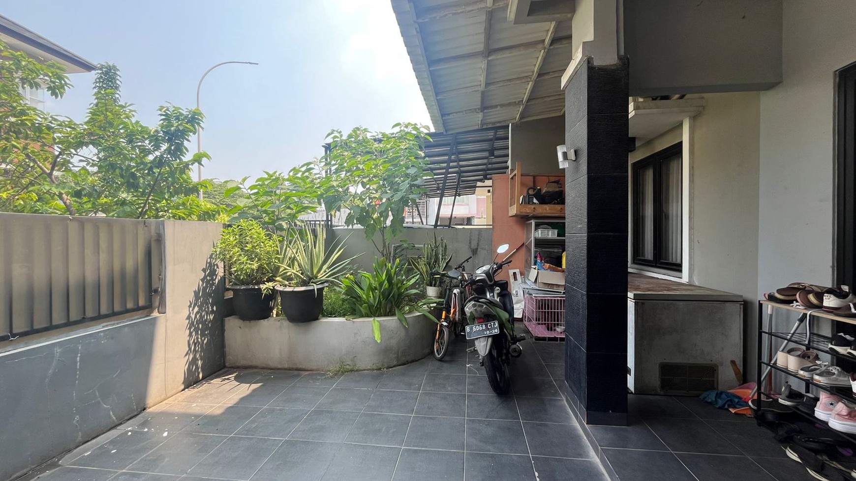 Jual murah dan cepat, Rumah cluster kecil di Anggrek Loka