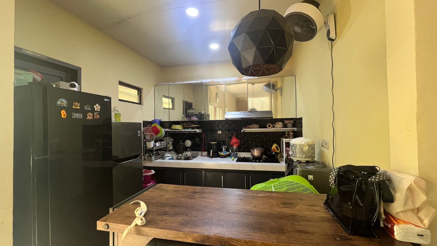 Jual murah dan cepat, Rumah cluster kecil di Anggrek Loka