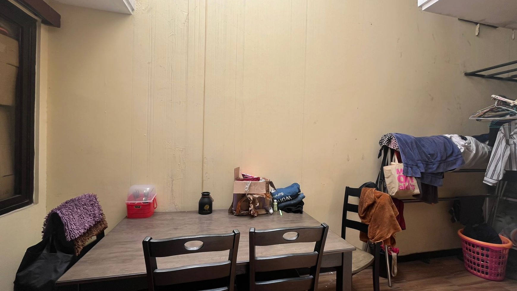 Jual murah dan cepat, Rumah cluster kecil di Anggrek Loka