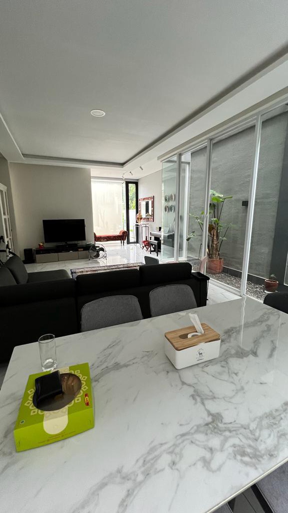 Rumah Cantik Discovery Eola Bintaro, Tangerang Selatan