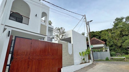 Villa Mewah 3 lantai di Dekat GWK, Kuta Selatan Badung bali