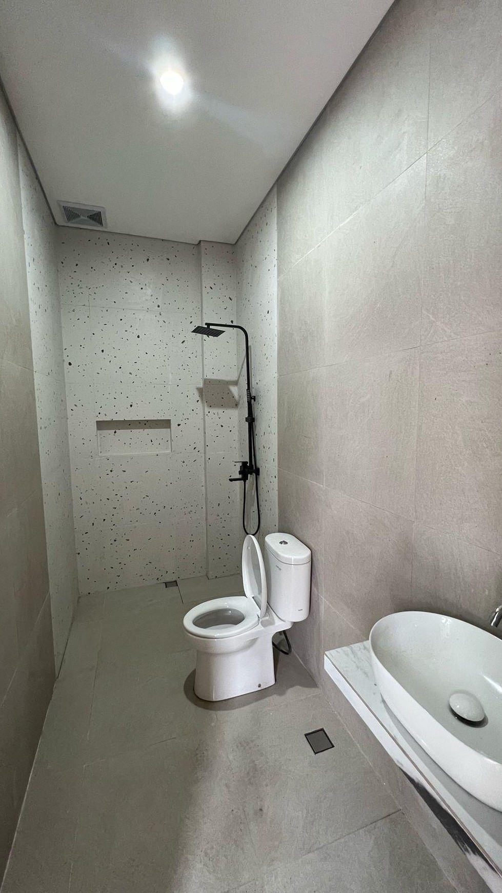 Villa Mewah 3 lantai di Dekat GWK, Kuta Selatan Badung bali