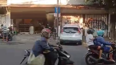 Disewakan Ruko 3 lantai Area Komersial di Jl Gembong Surabaya