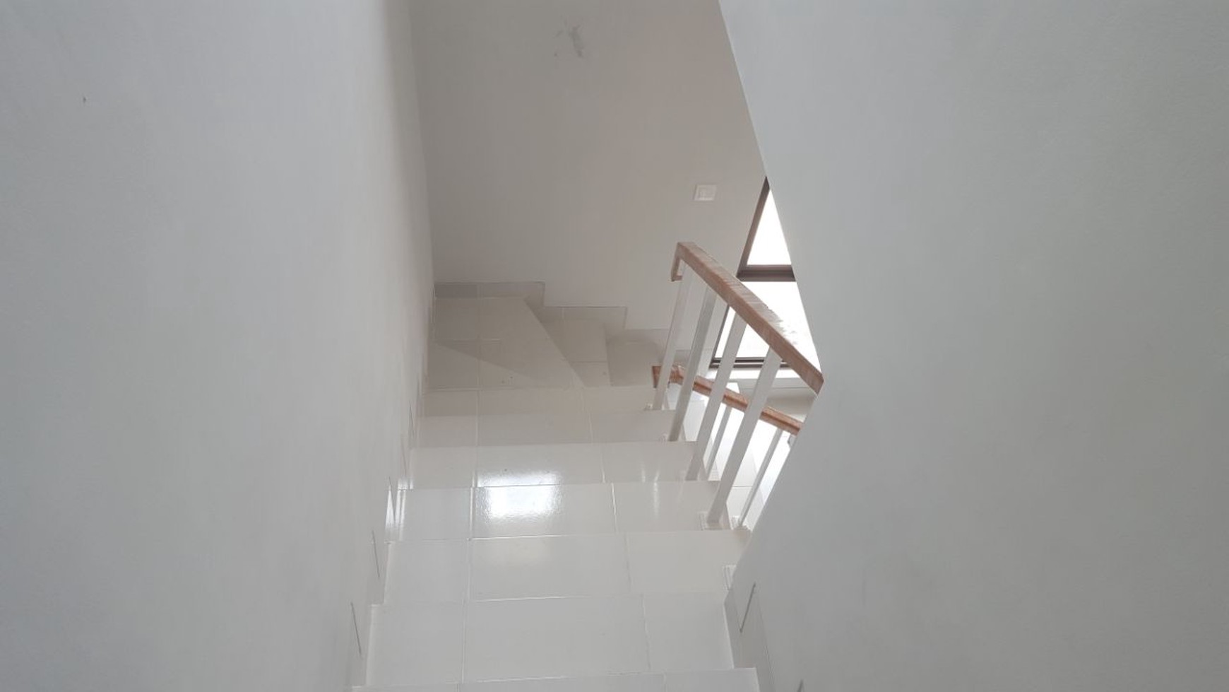 Rumah Bagus Di Serpong Jaya Cluster The Terrace Tangerang Selatan