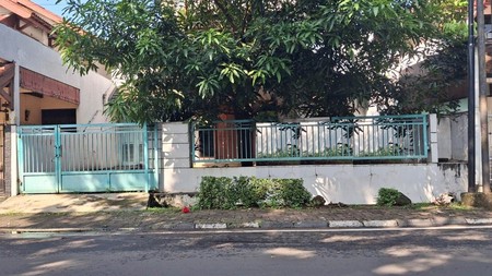Rumah Lama Strategis Diarea Bintaro Jaya Sektor 3, Akses Tol BSD