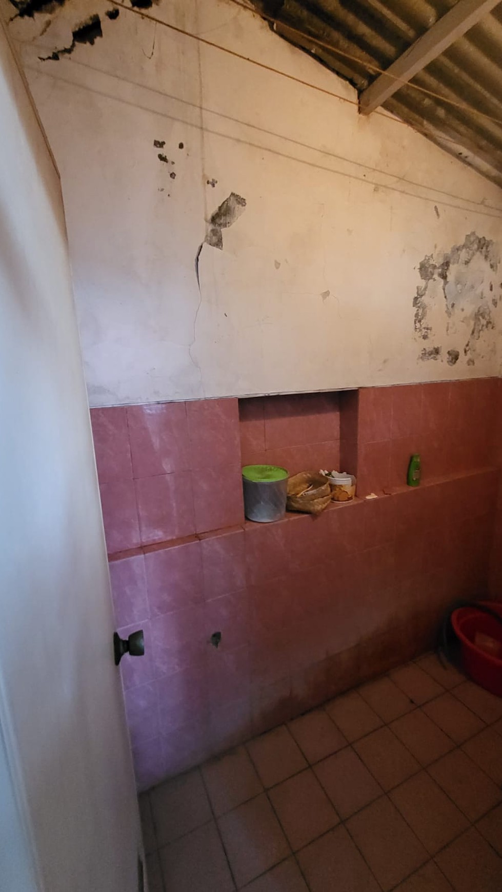 Dijual Cepat Rumah Siap Huni Loaksi Di Raya Karangasem Surabaya
