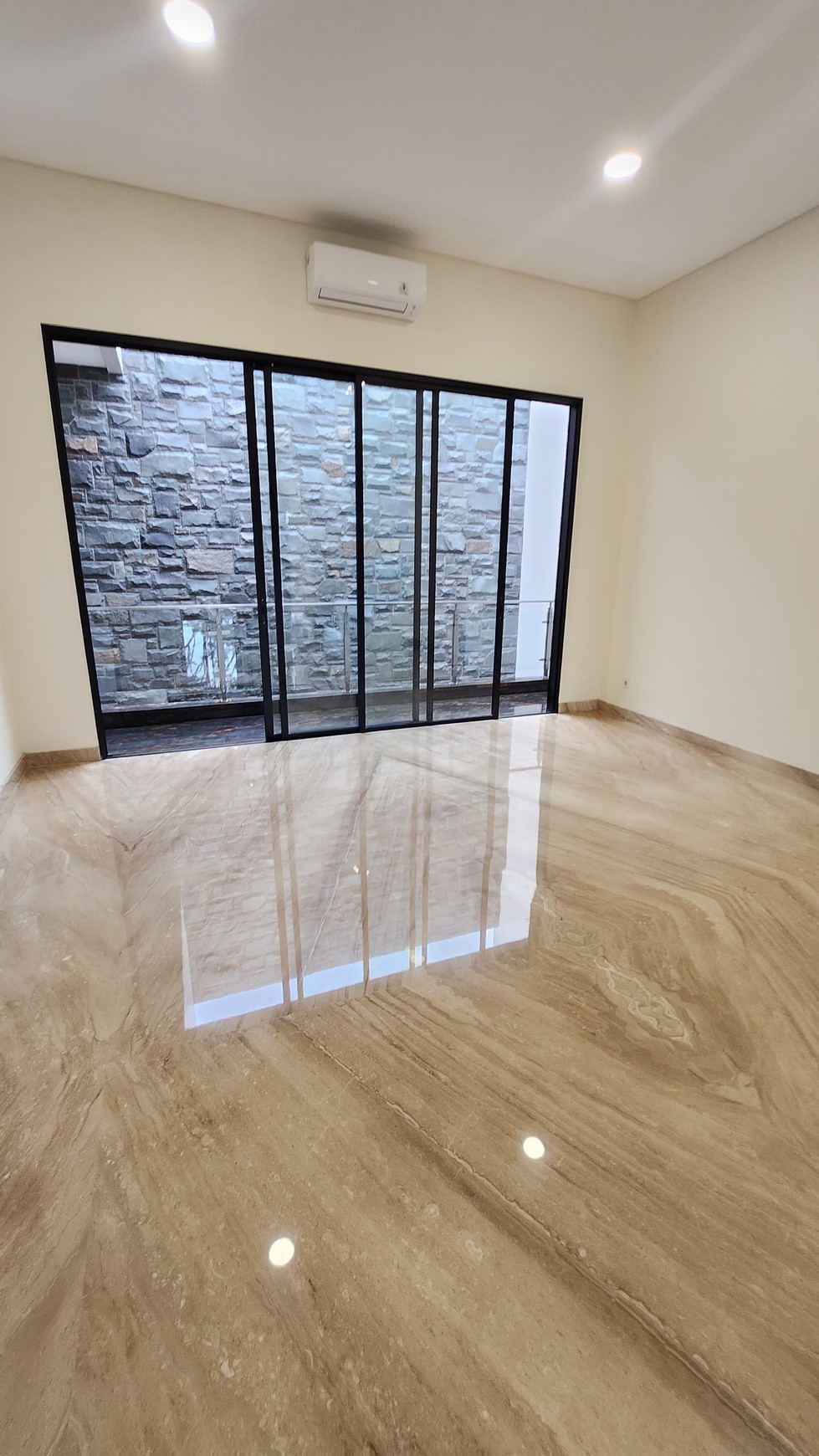 NEW HOUSE GOLF VIEW LANTAI MARMER ITALY DAN SIAP HUNI - CITRALAND