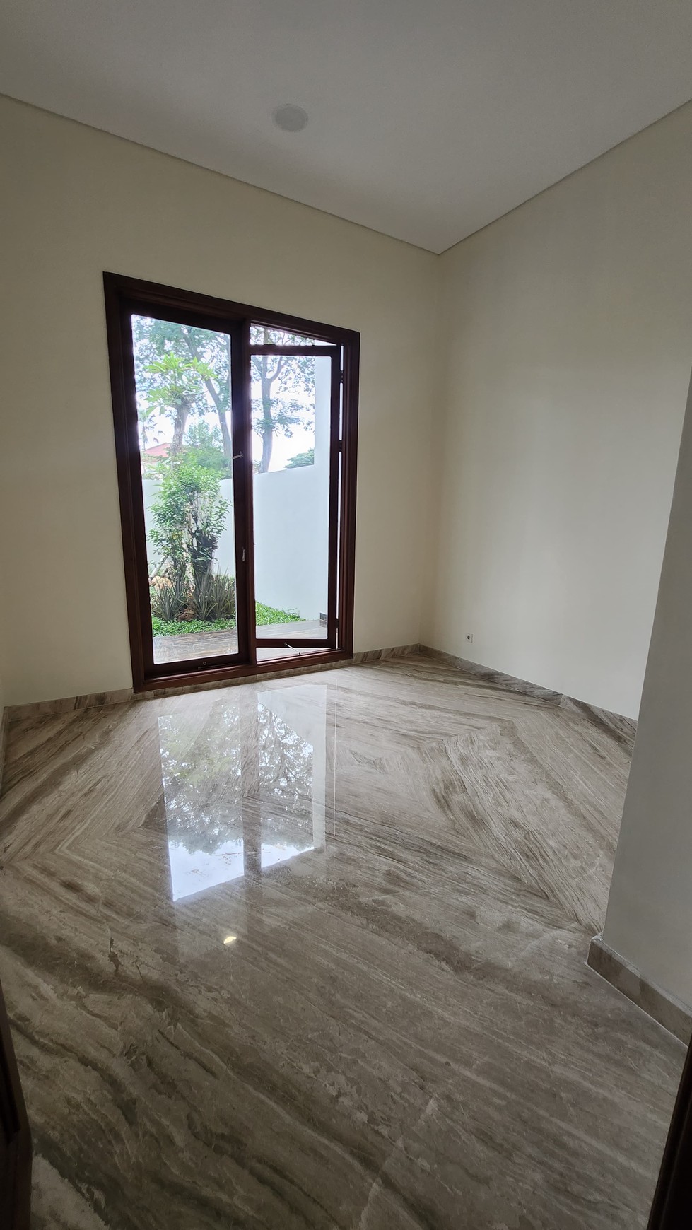 NEW HOUSE GOLF VIEW LANTAI MARMER ITALY DAN SIAP HUNI - CITRALAND
