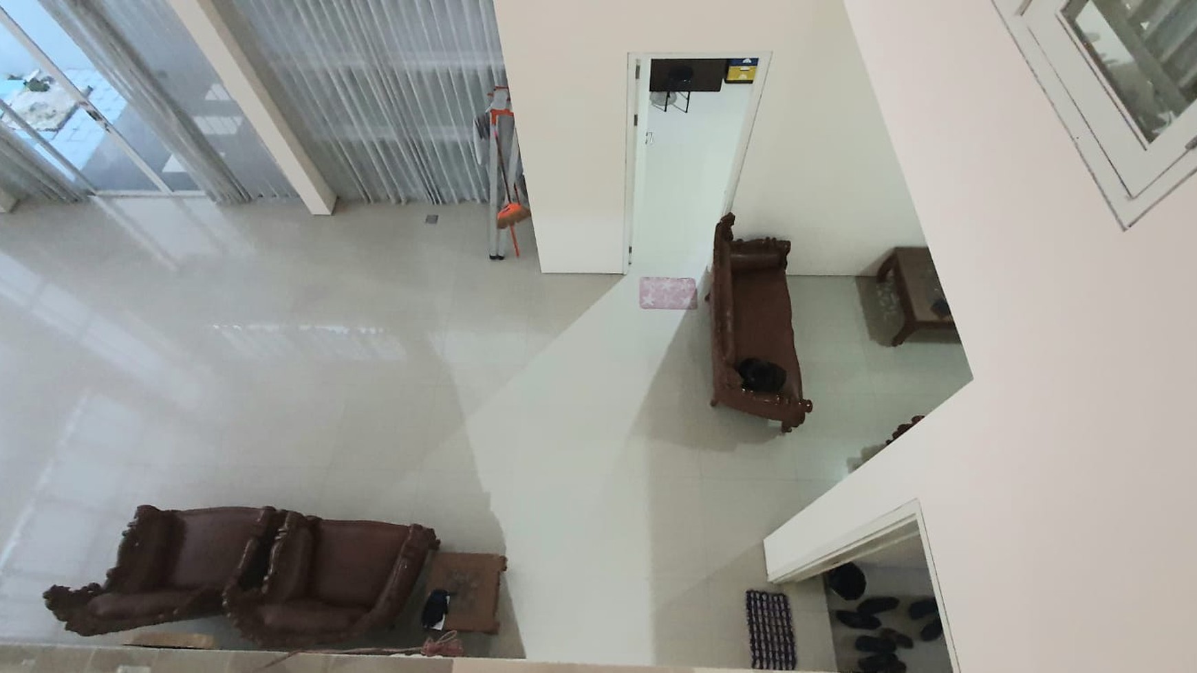 DIJUAL RUMAH DENGAN KOLAM RENANG PRIBADI DI ROYAL RESIDENCE SURABAYA BARAT