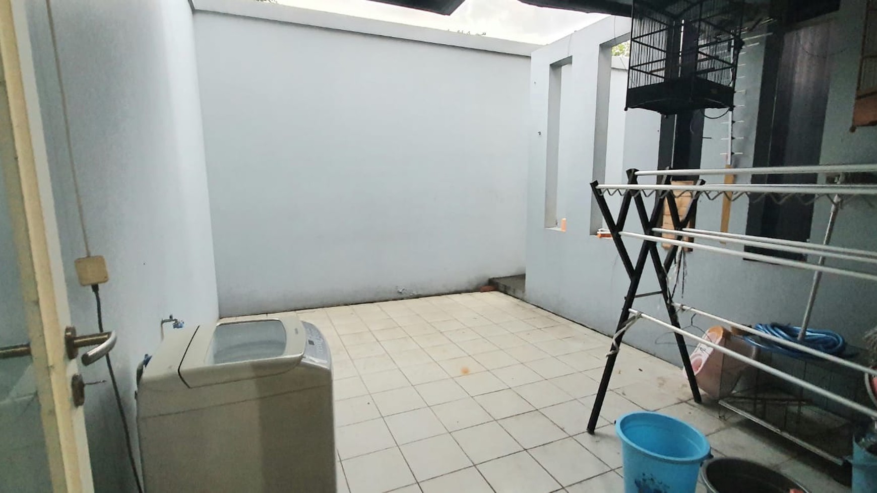 DIJUAL RUMAH DENGAN KOLAM RENANG PRIBADI DI ROYAL RESIDENCE SURABAYA BARAT