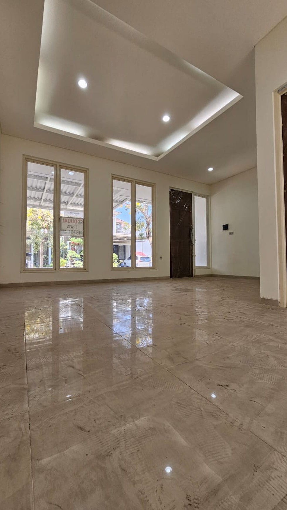 RUMAH BARUGRESS MODERN MINIMALIS DI ROYAL RESIDENCE SURABAYA BARAT