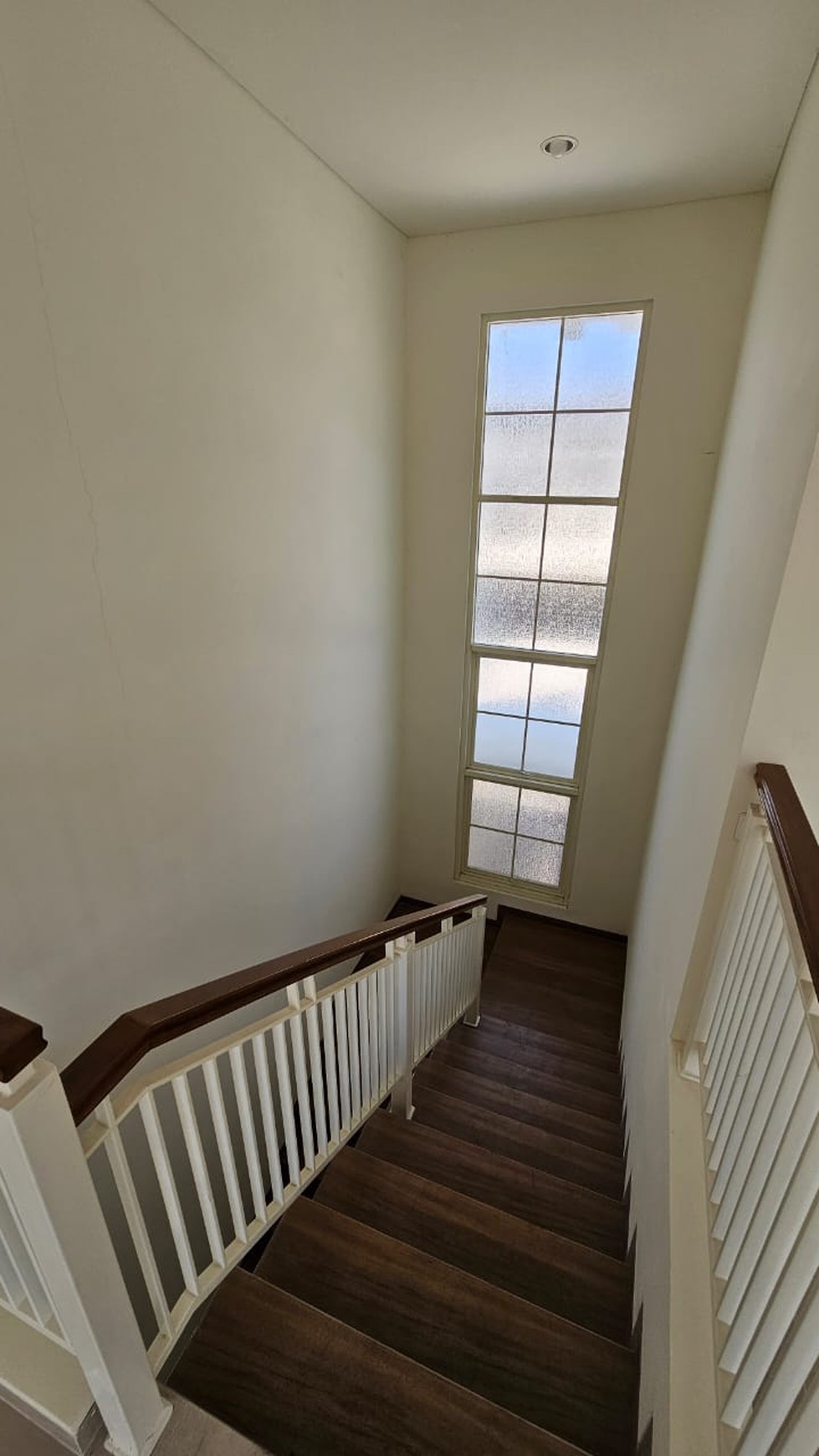 RUMAH BARUGRESS MODERN MINIMALIS DI ROYAL RESIDENCE SURABAYA BARAT