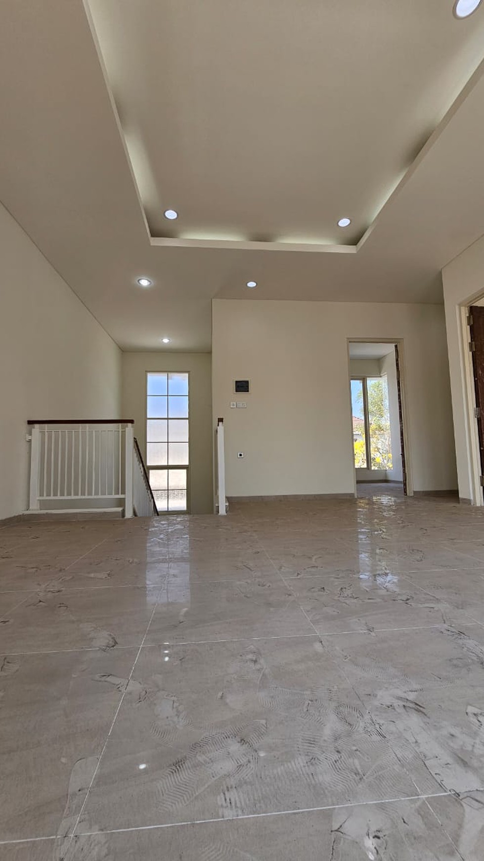 RUMAH BARUGRESS MODERN MINIMALIS DI ROYAL RESIDENCE SURABAYA BARAT