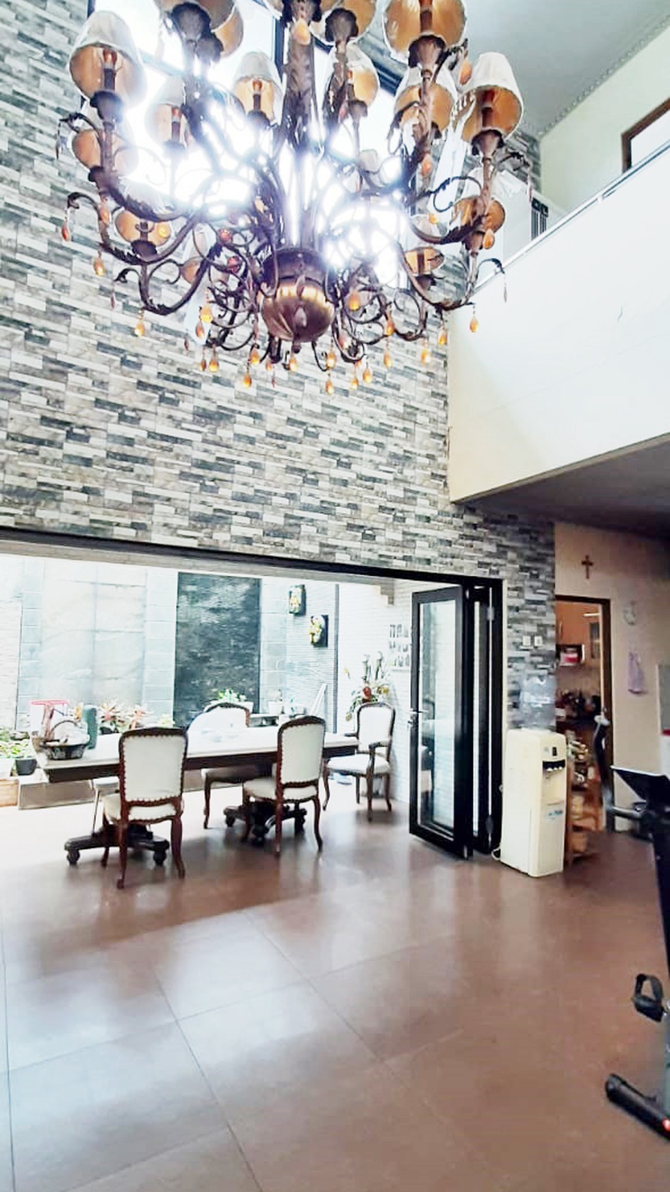 Rumah Nyaman dan Siap Huni di Menteng Bintaro, Tangerang Selatan