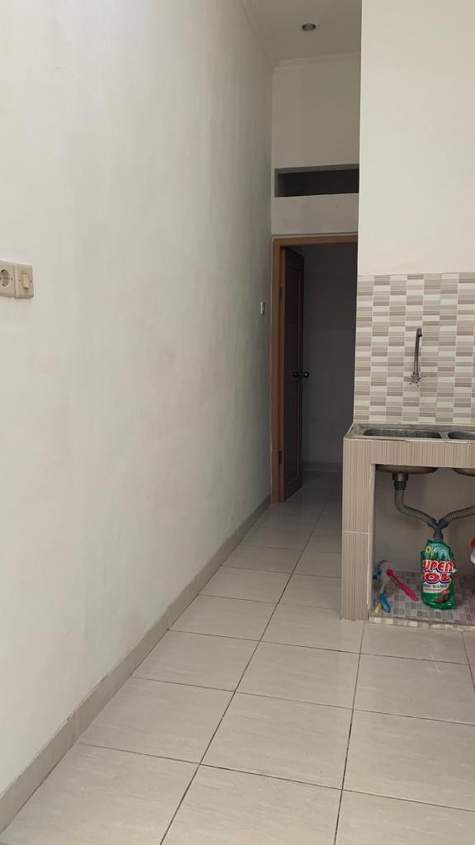 Rumah Siap Huni , Rapi di Perumahan Pondok Aren 