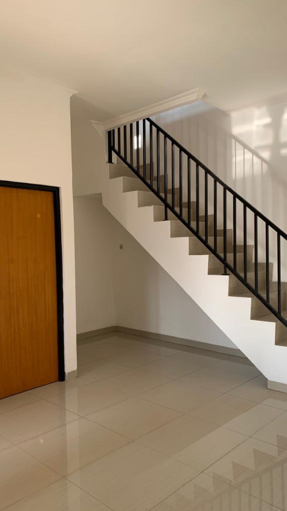 Rumah Siap Huni , Rapi di Perumahan Pondok Aren 