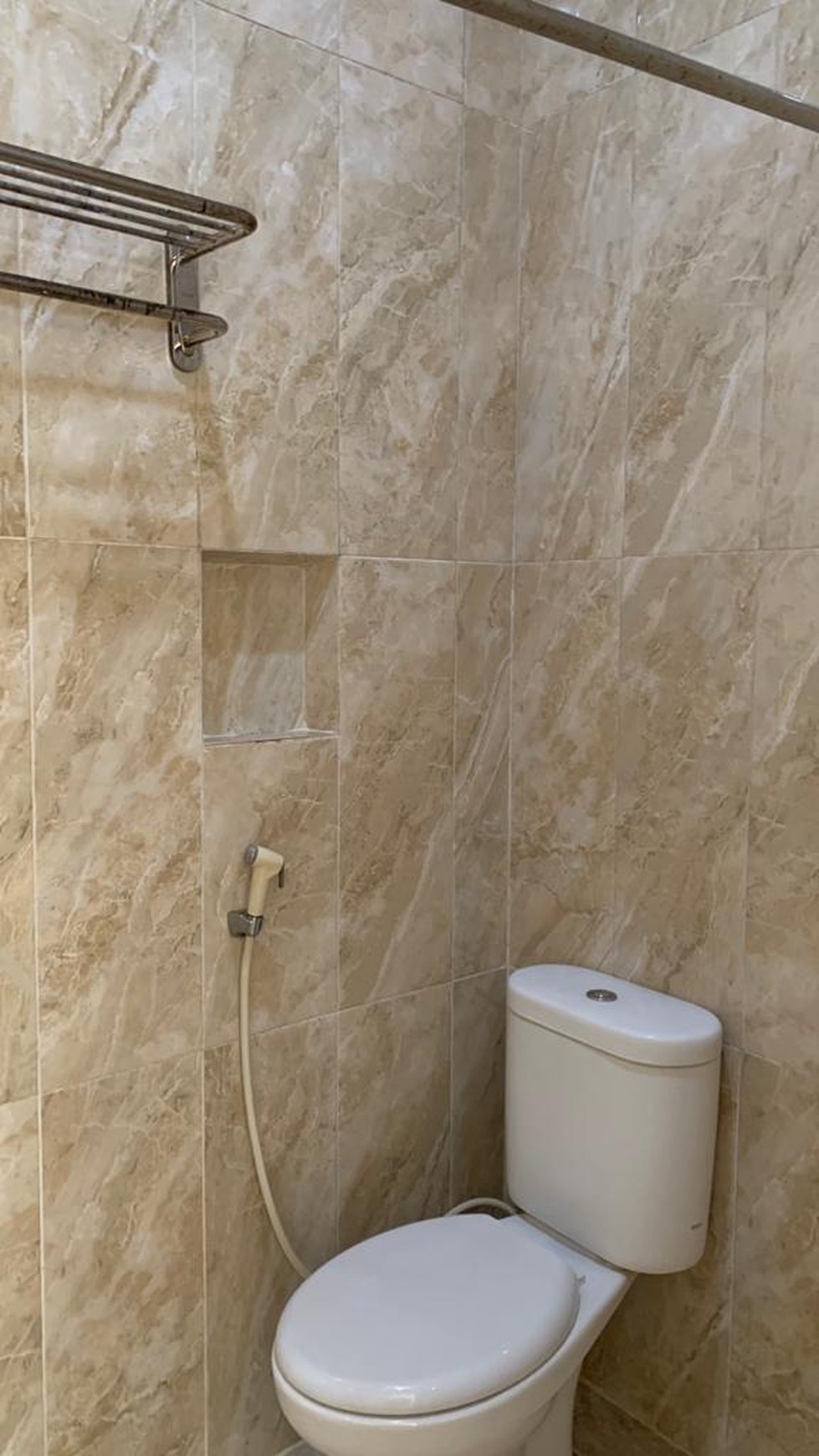 Rumah Siap Huni , Rapi di Perumahan Pondok Aren 