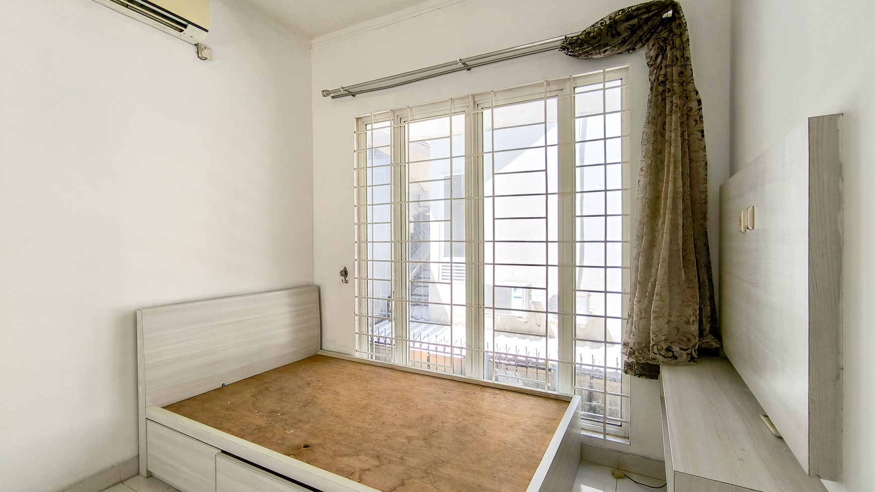 Rumah Bagus Di Emerald View Bintaro Jaya Sektor 9