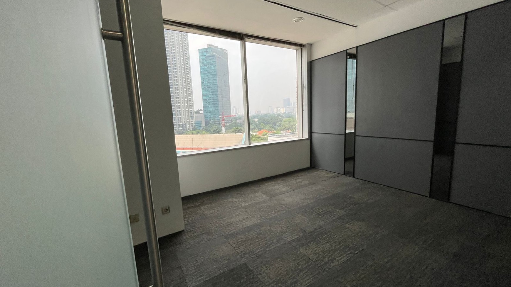 Kantor Siap Pakai Di Menara Sudirman  Jakarta Pusat