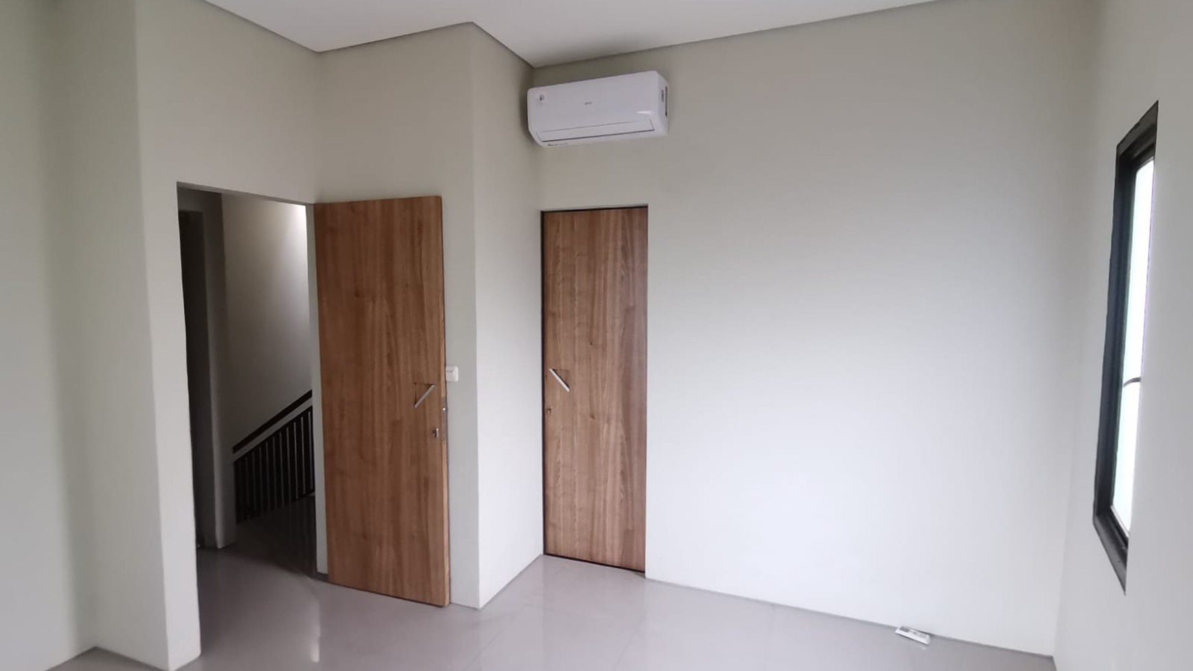 Rumah 2 Lantai Siap Huni dengan Hunian Nyaman dan Asri @Ciputat