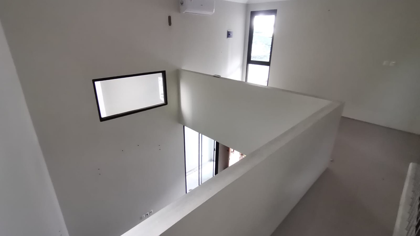 Rumah 2 Lantai Siap Huni dengan Hunian Nyaman dan Asri @Ciputat