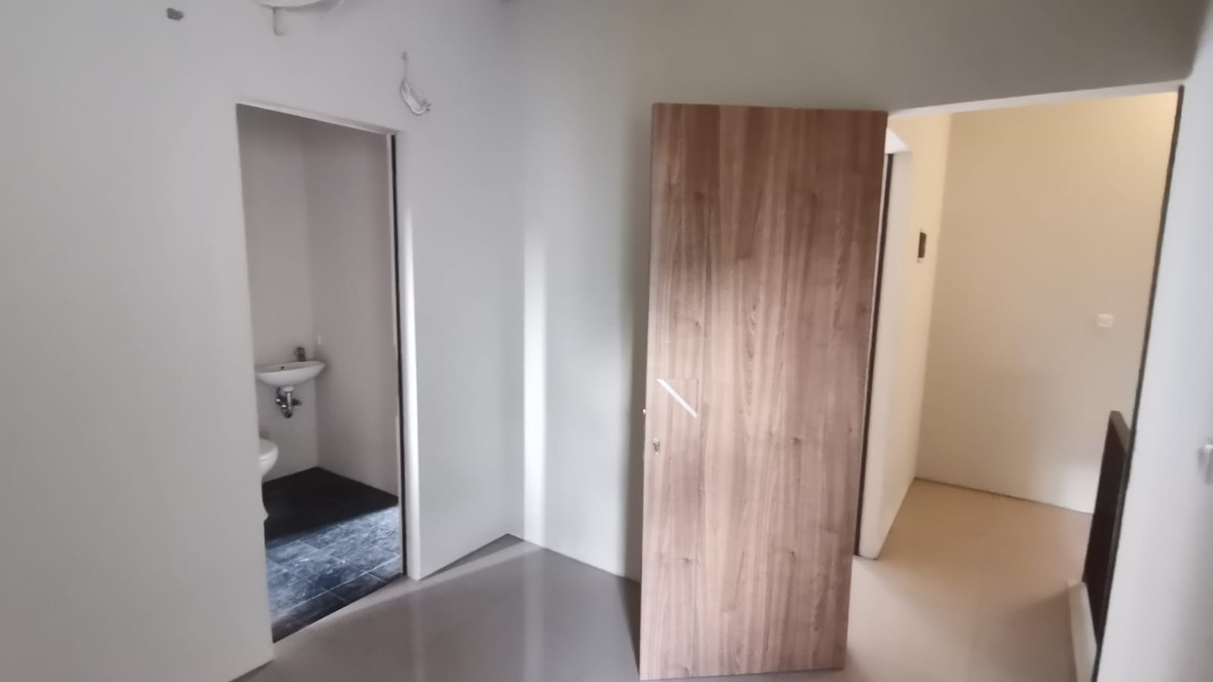 Rumah 2 Lantai Siap Huni dengan Hunian Nyaman dan Asri @Ciputat