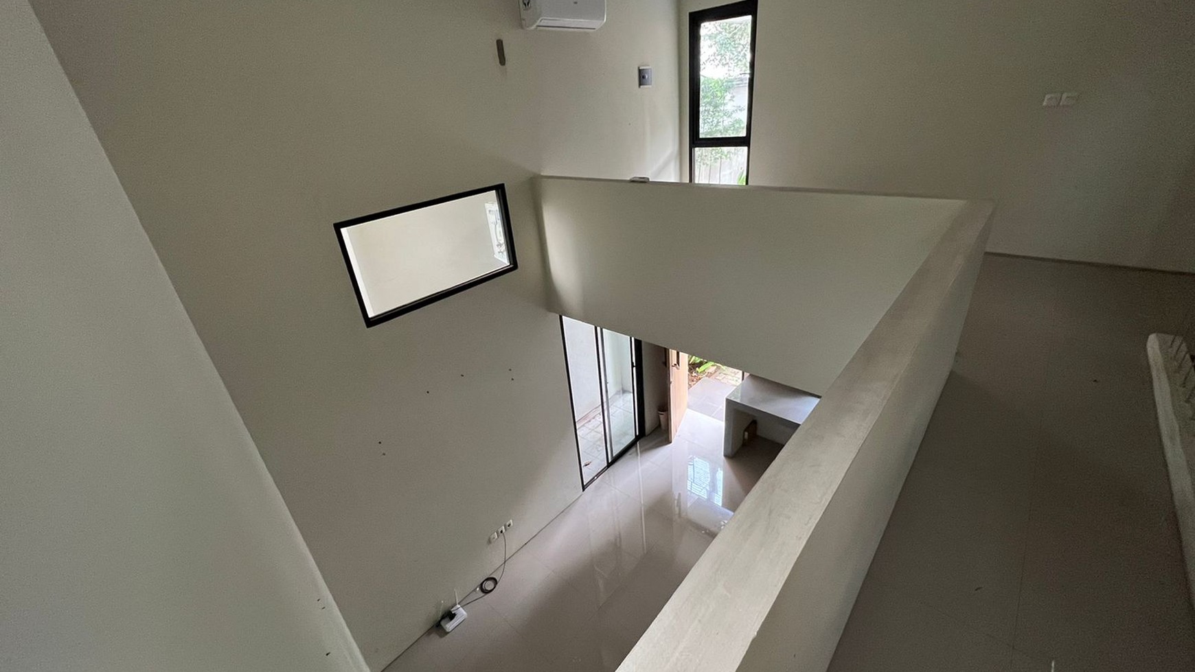 Rumah 2 Lantai Siap Huni dengan Hunian Nyaman dan Asri @Ciputat