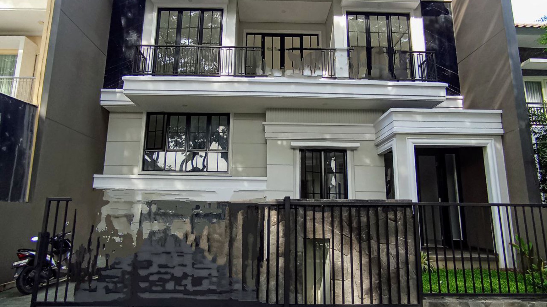 Rumah Royal Residence, Surabaya