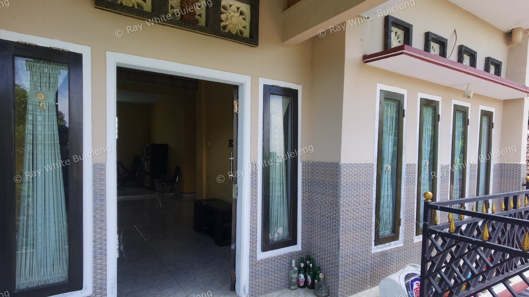 2 Floors House With Stunning View in Singaraja City