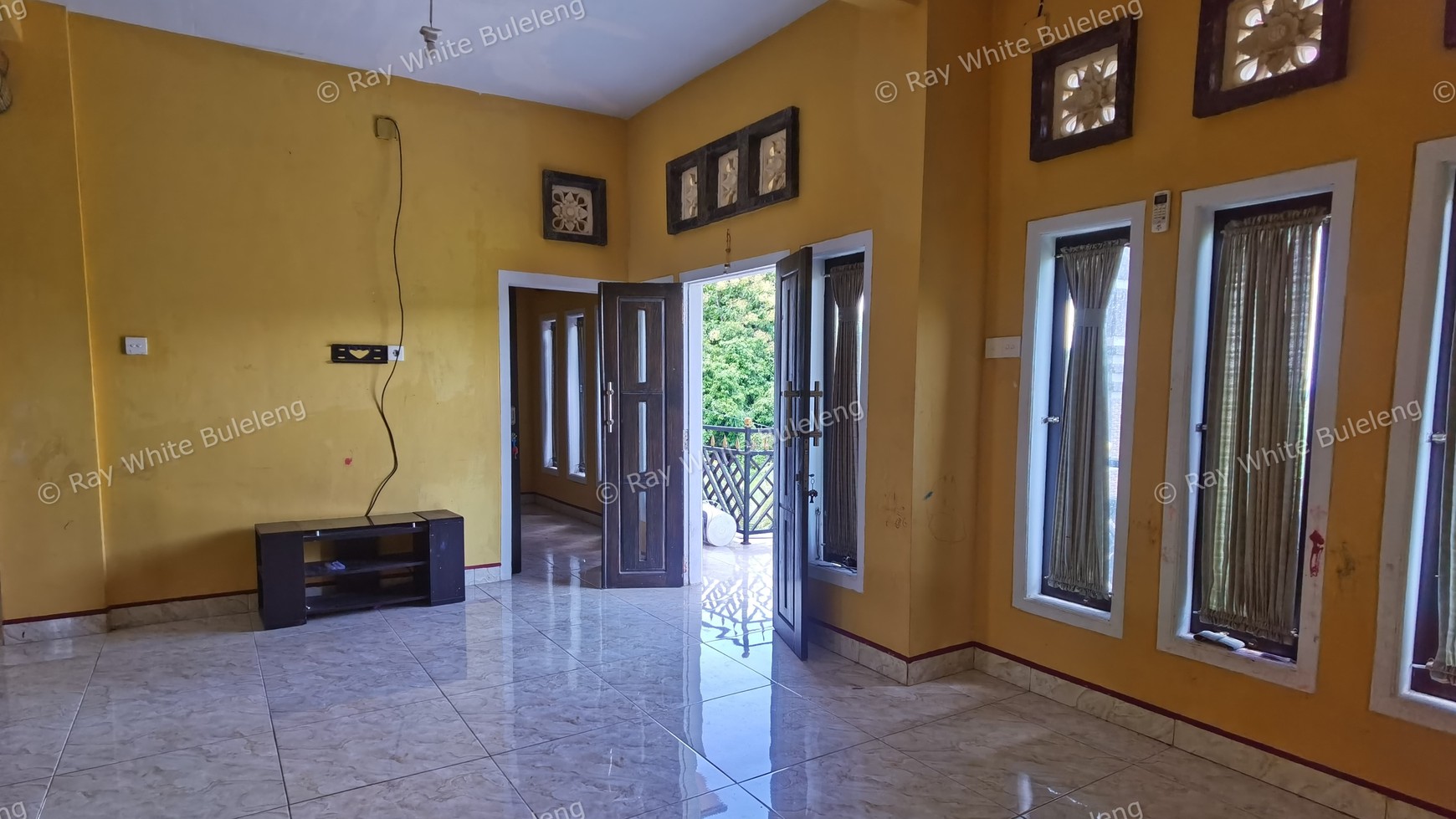 2 Floors House With Stunning View in Singaraja City