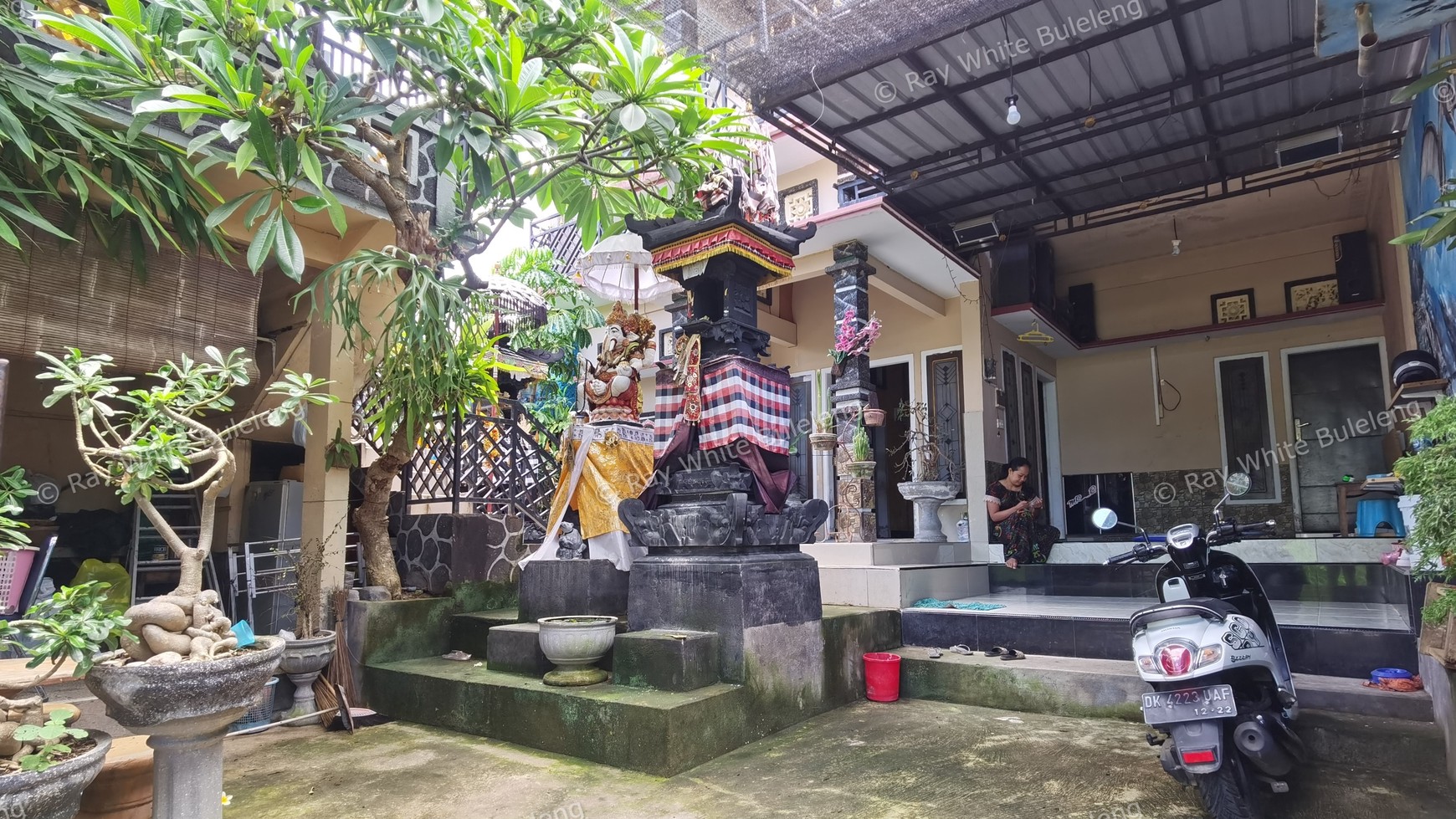 2 Floors House With Stunning View in Singaraja City
