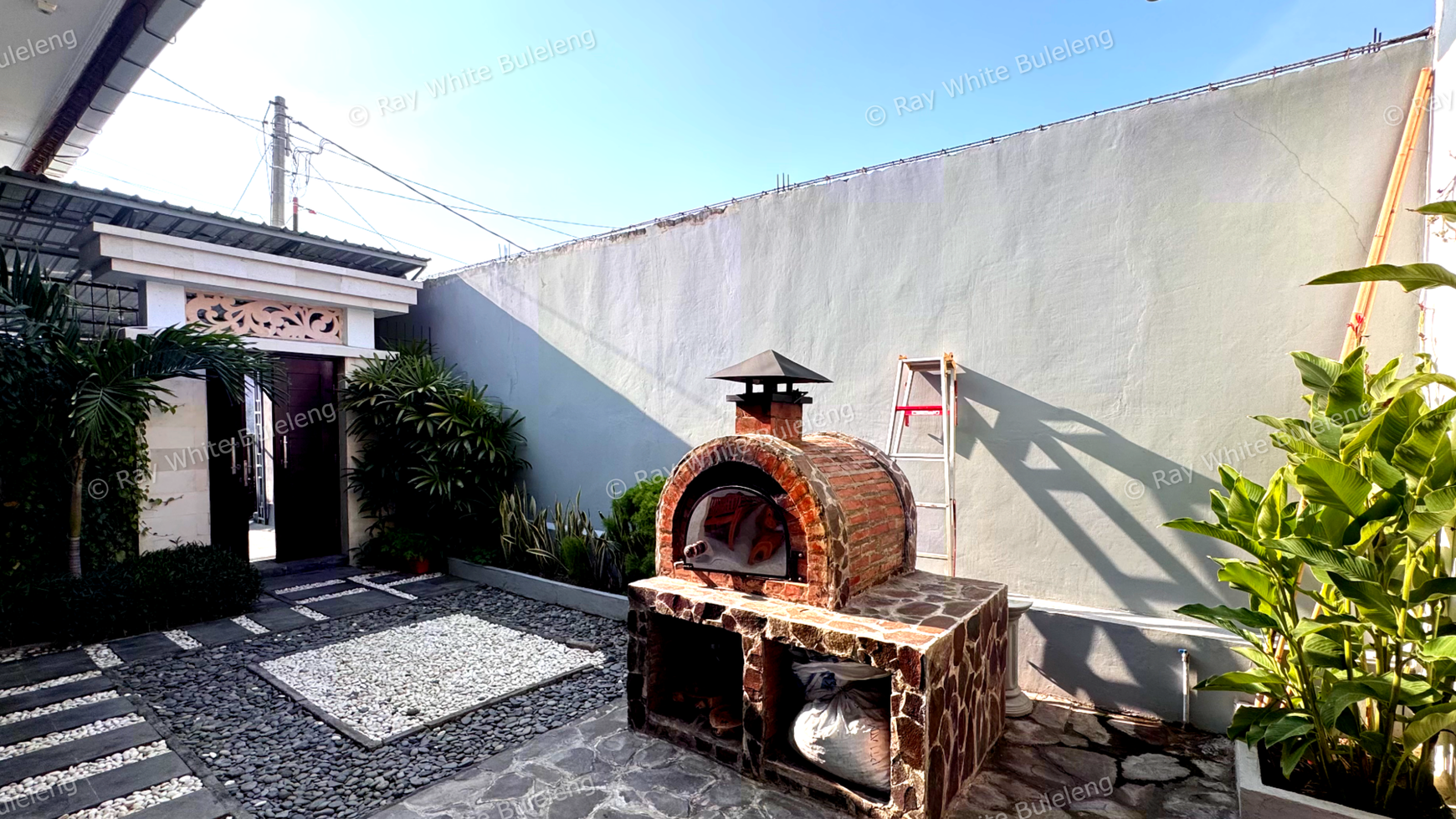 Minimalist Villa for Sale in an Ideal Location