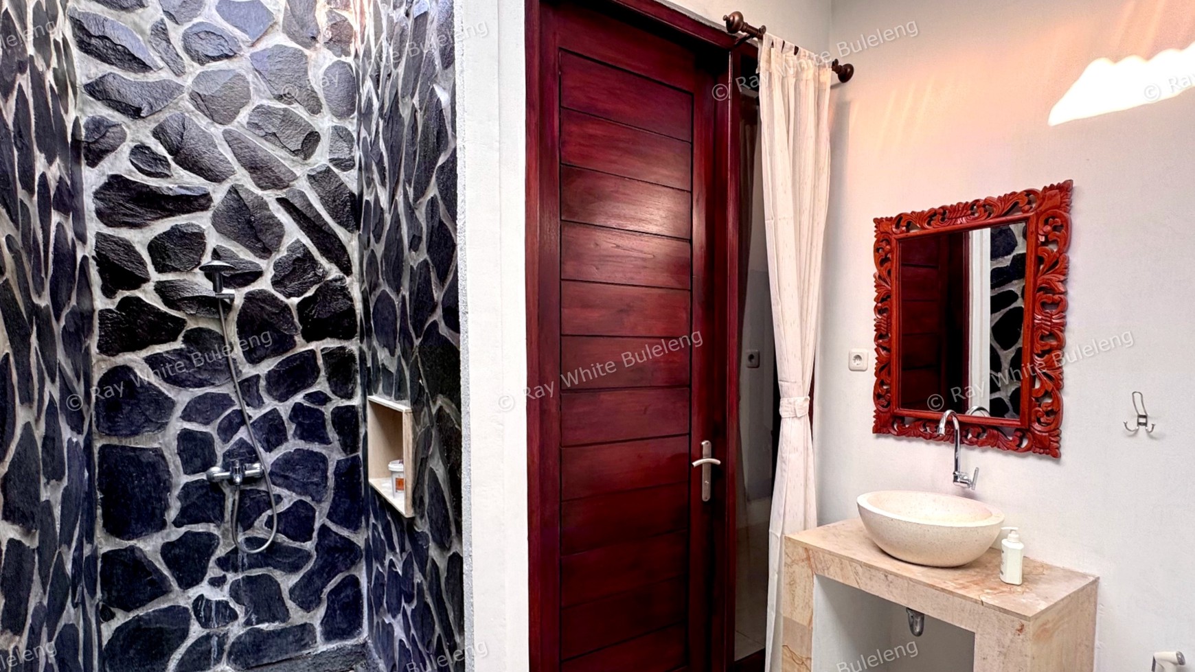 Minimalist Villa for Sale in an Ideal Location
