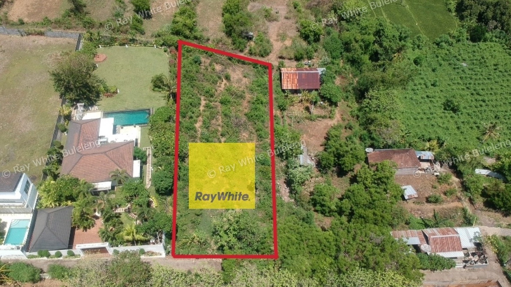 Prime Beachside Land for Sale - Stunning Views & Strategic Location