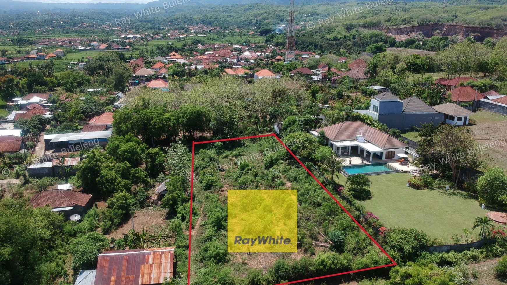 Prime Beachside Land for Sale - Stunning Views & Strategic Location