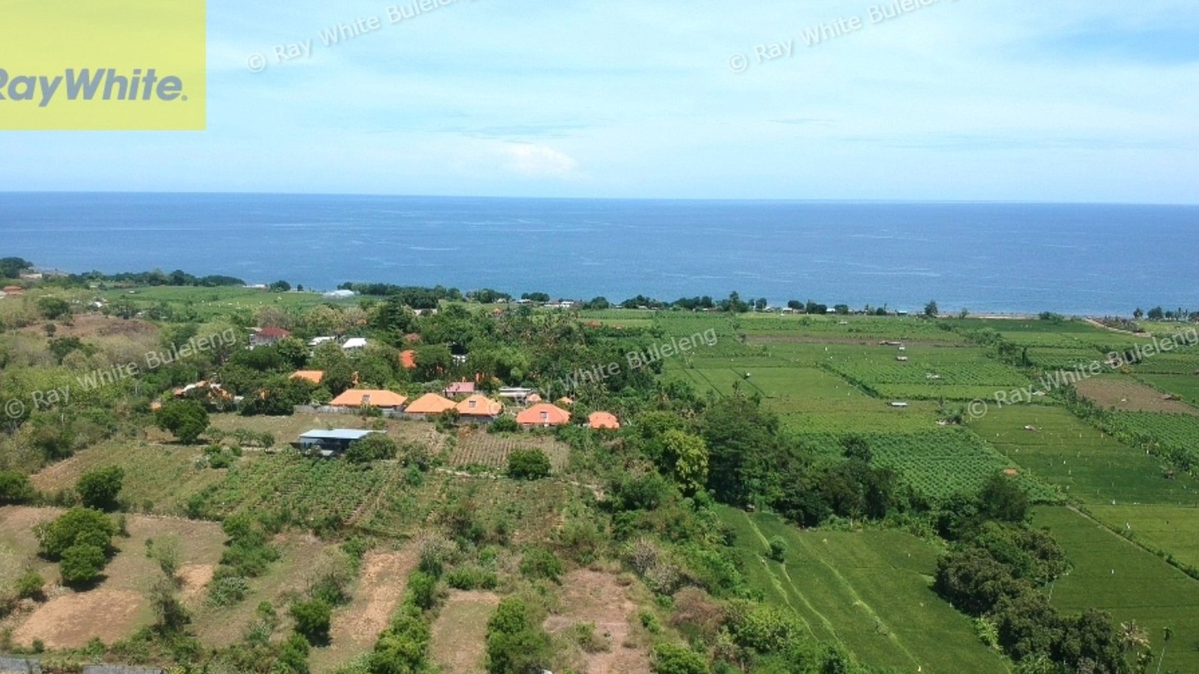 Prime Beachside Land for Sale - Stunning Views & Strategic Location